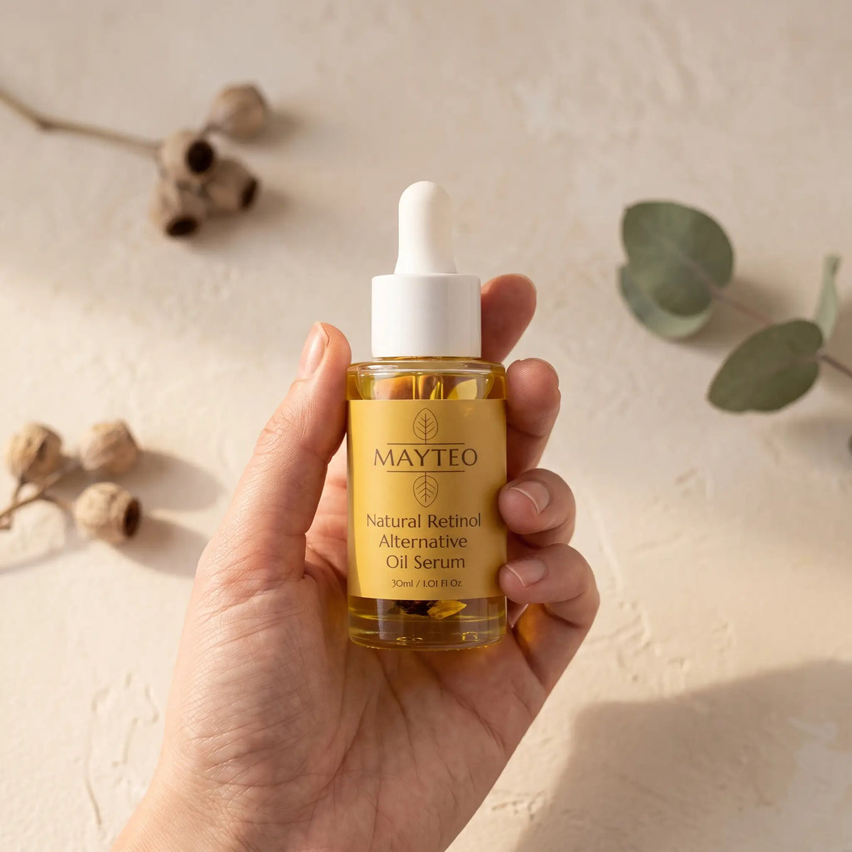 Mayteo Bakuchiol Oil Serum in een natuurlijke setting